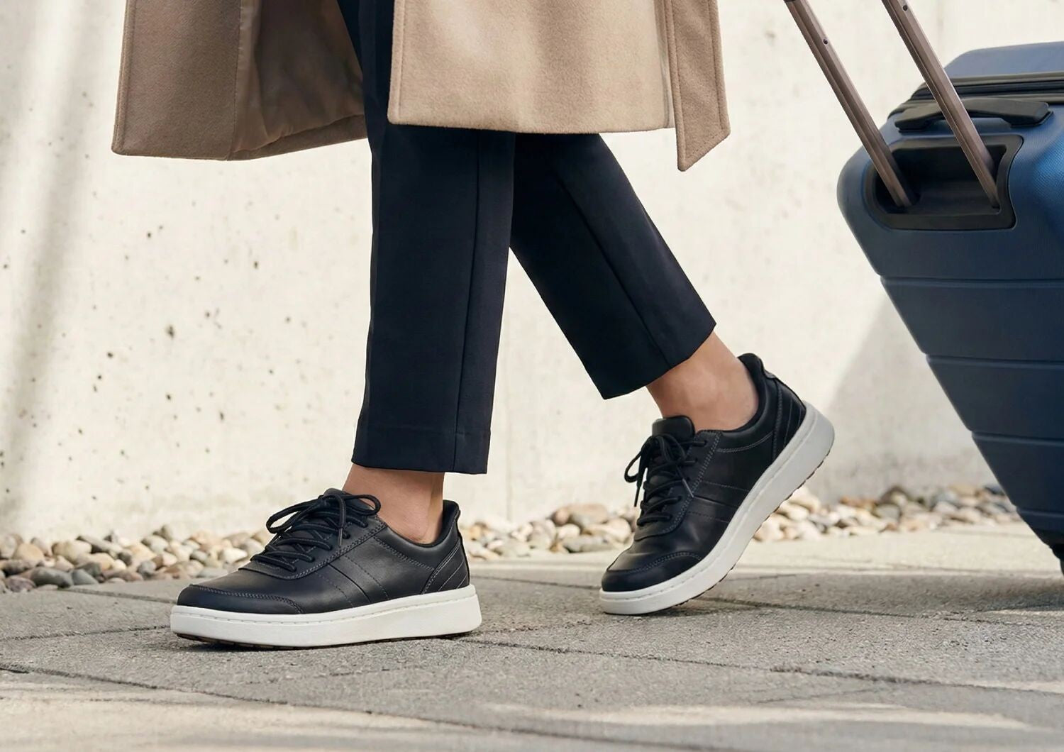 Orthofeet Wander Hands-Free Supportive Women's Sneakers - Black - Lifestyle View - 7