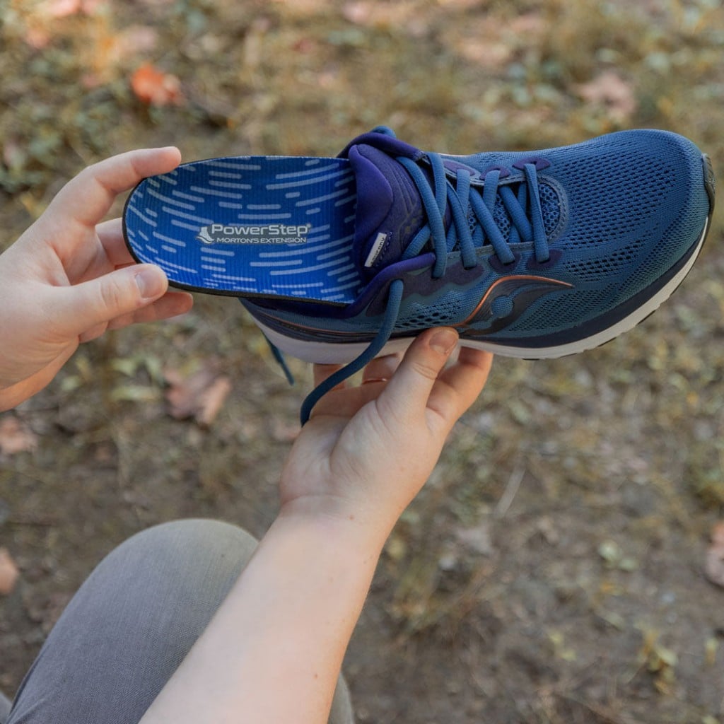 PowerStep Morton's Extension Insoles Orthotic Support Insoles - Lifestyle - Lifestyle View - 2