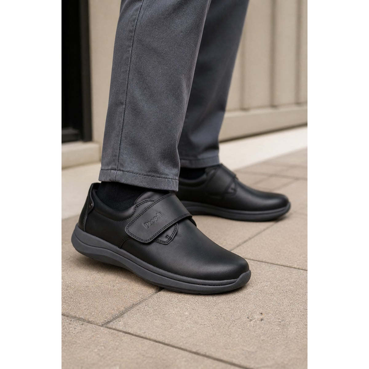 Propet Palmer Men's Loafers - Black - Lifestyle
