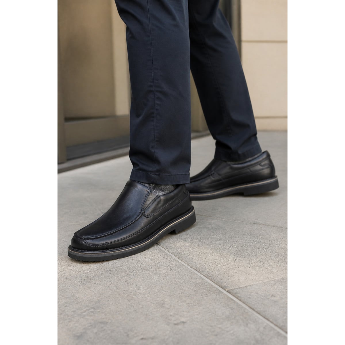 Propet Flynn Men's Slip-Ons - Black - Lifestyle