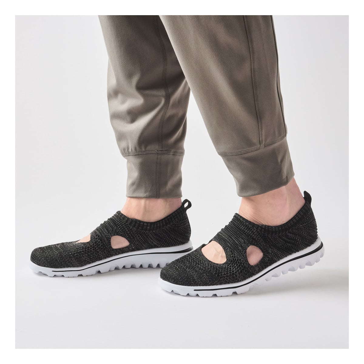 Propet Women's TravelActiv Avid Sneakers - Black - View 6