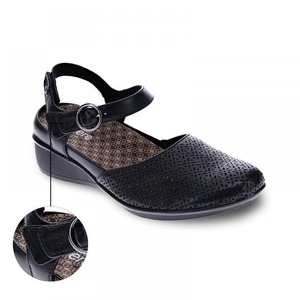 Revere Calabria Closed Toe Sandal - Women's - Black - Strap Detail
