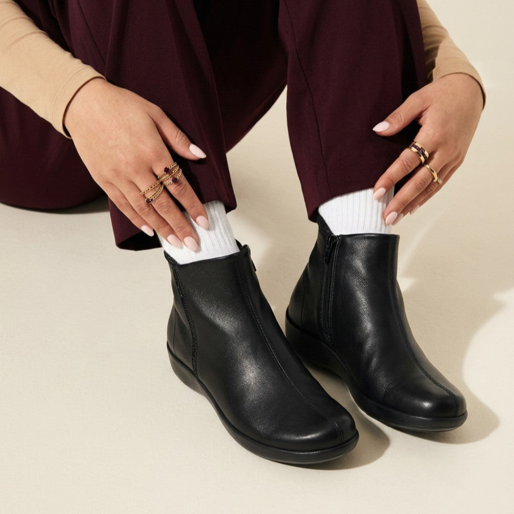 Revere Aberdeen Comfort Support Women's Boot - Black Stretch - Product View - 6