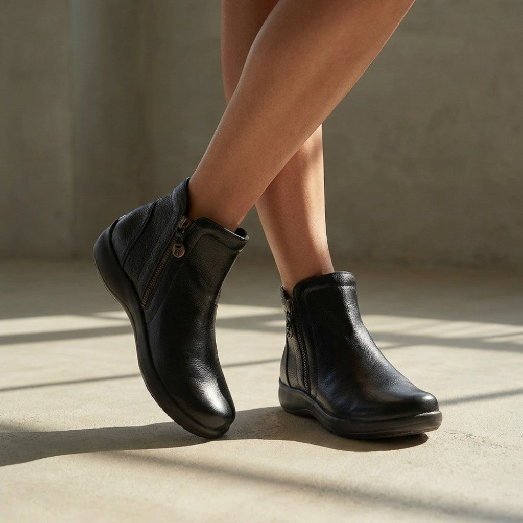 Revere Charleston Zip - Black Pebble - Product View - 6