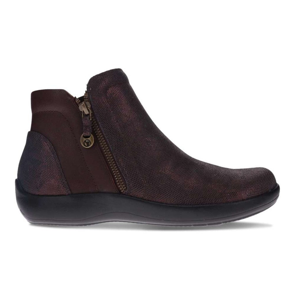 Revere Charleston Zip - Chocolate Angle - Product View - 2