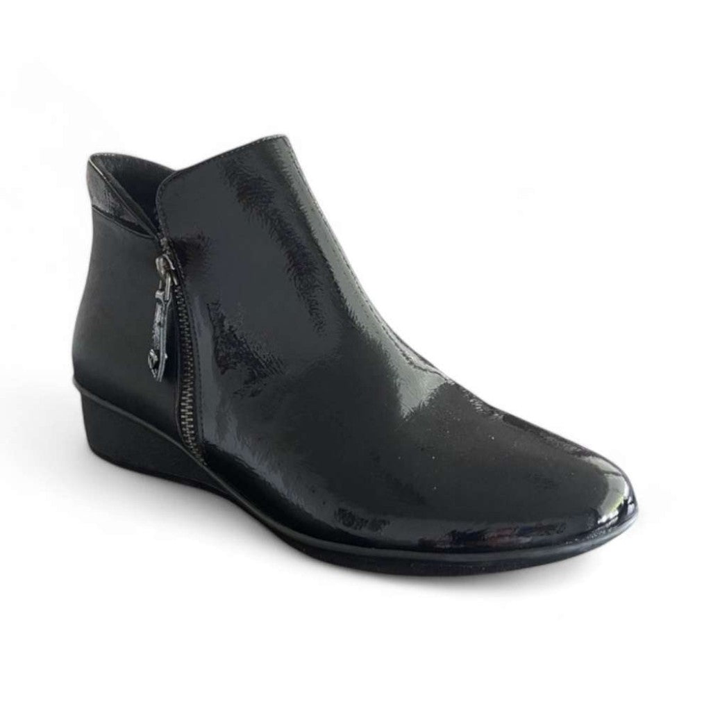 Revere Damascus Wedged Women's Boot - Black Patent - Product View - 1