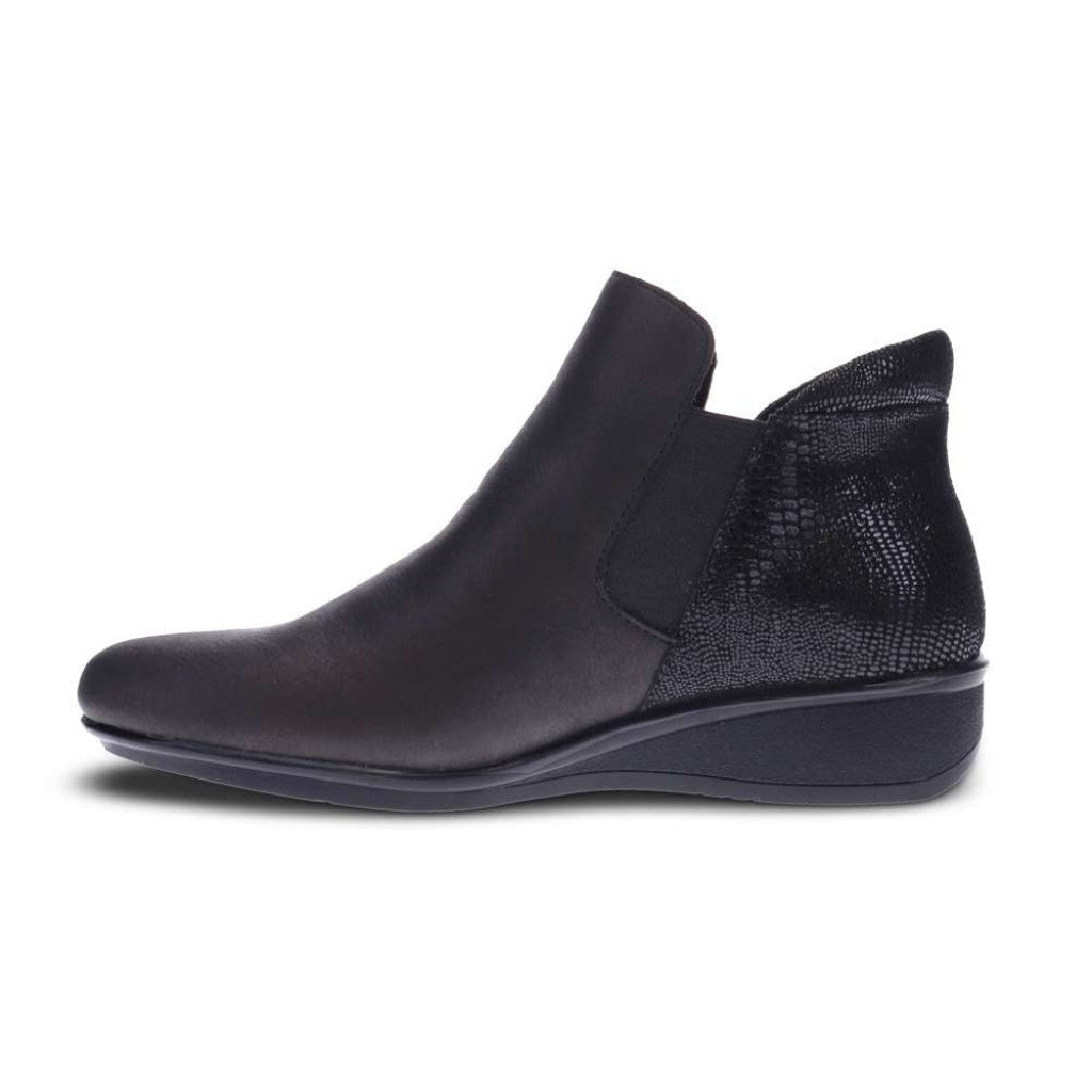 Revere Damascus Wedged Women's Boot - Onyx Black Lizard - Product View - 3