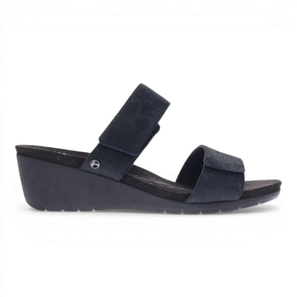 Revere Sorrento Wedge - Black Angle - Product View - 2