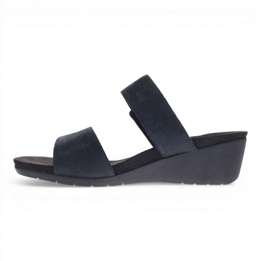 Revere Sorrento Wedge - Black Angle - Product View - 3
