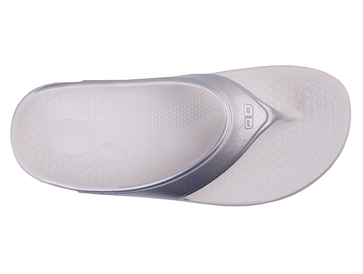 Spenco Fusion 2 Pearlized Women's Supportive Recovery Sandal - Silver - Swatch
