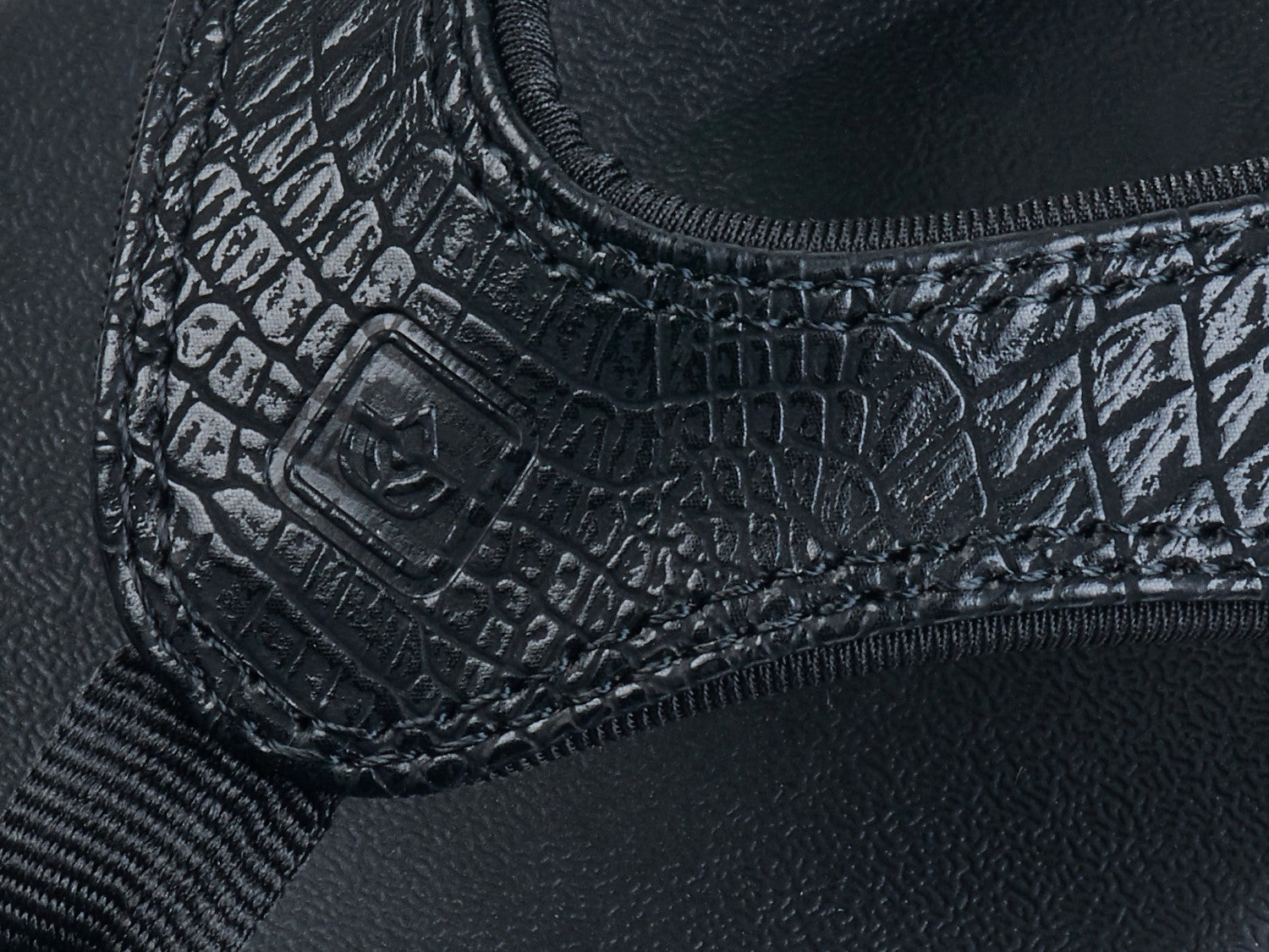 Spenco Yumi 2 Croco Women's Orthotic Sandal - Black - Detail