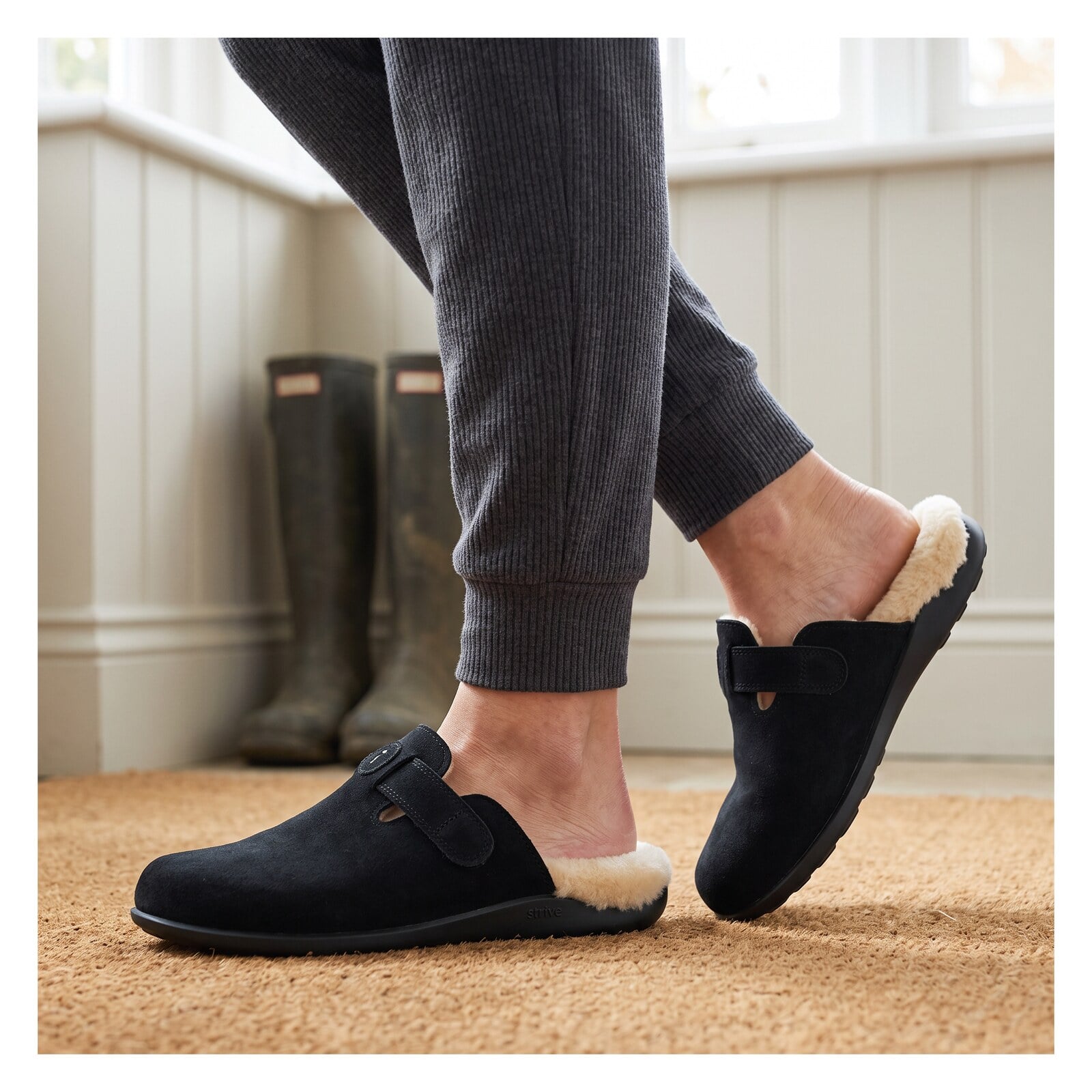 Strive Women's Oslo II Slippers - Black II - Lifestyle